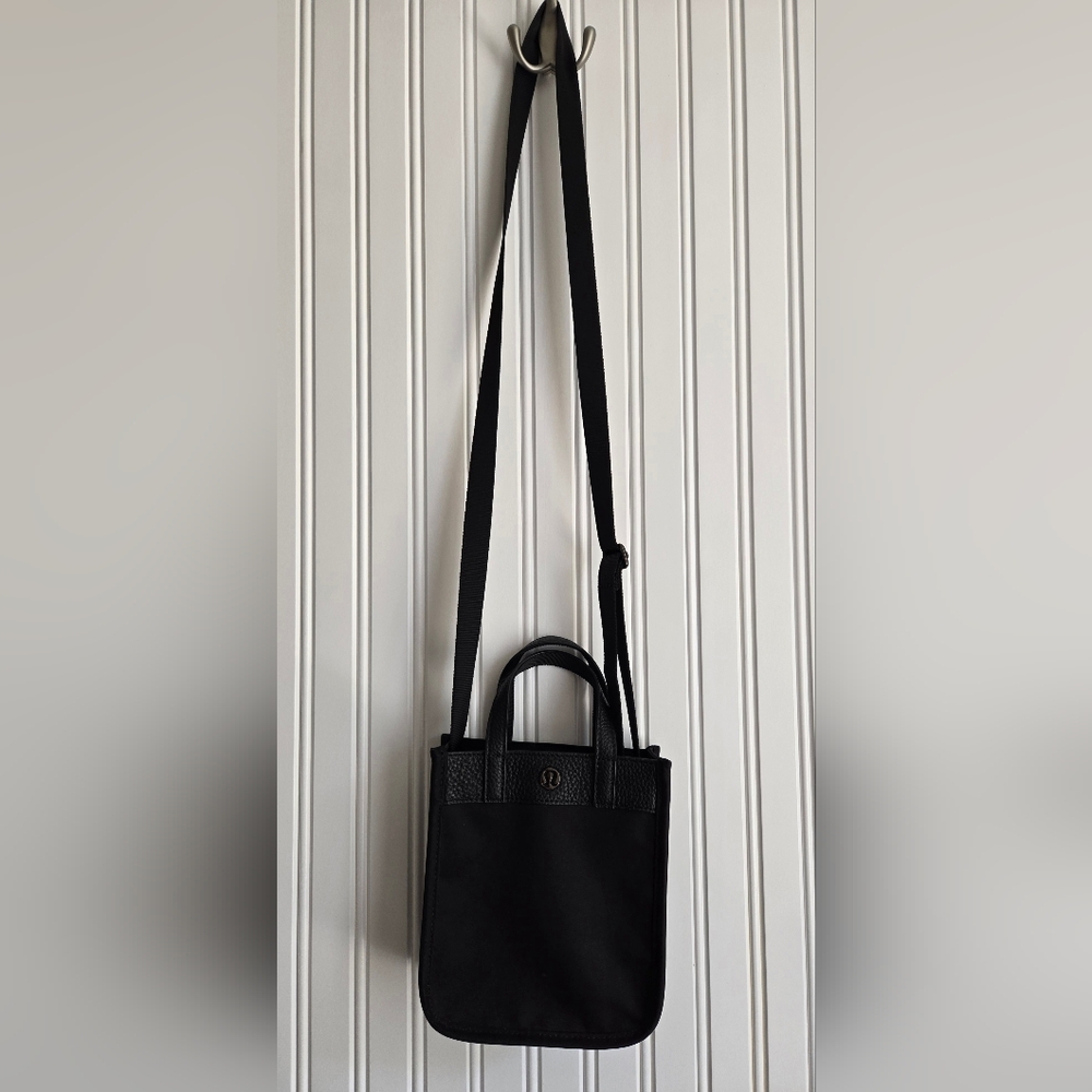 Lululemon Black Crossbody